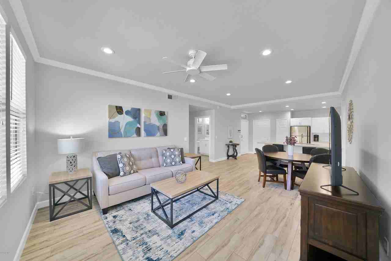 20100 N 78th Pl Apt 1022 #1022 - Photo 6 of 33