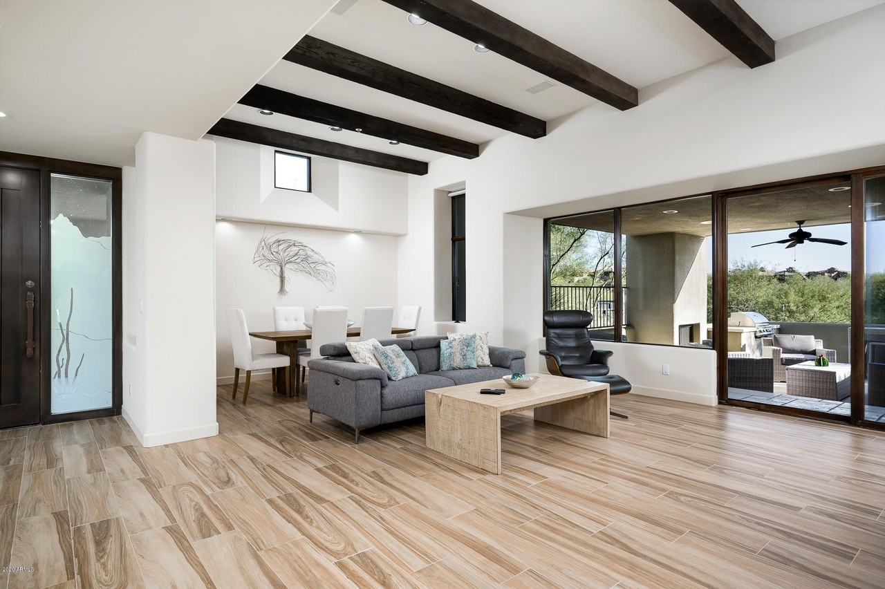 10071 Graythorn Drive - Photo 3 of 35