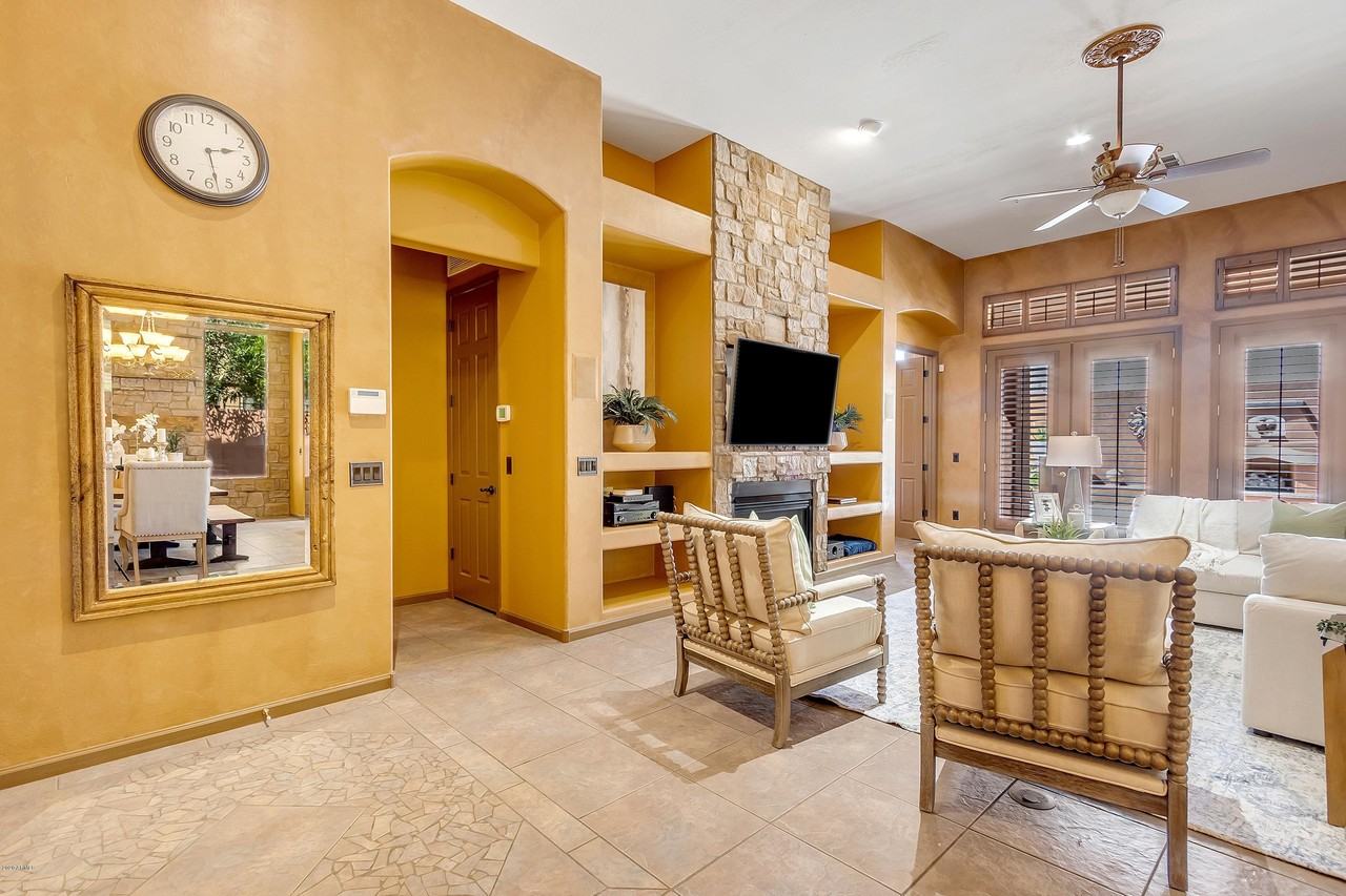 8024 E Windwood Ln - Photo 4 of 50