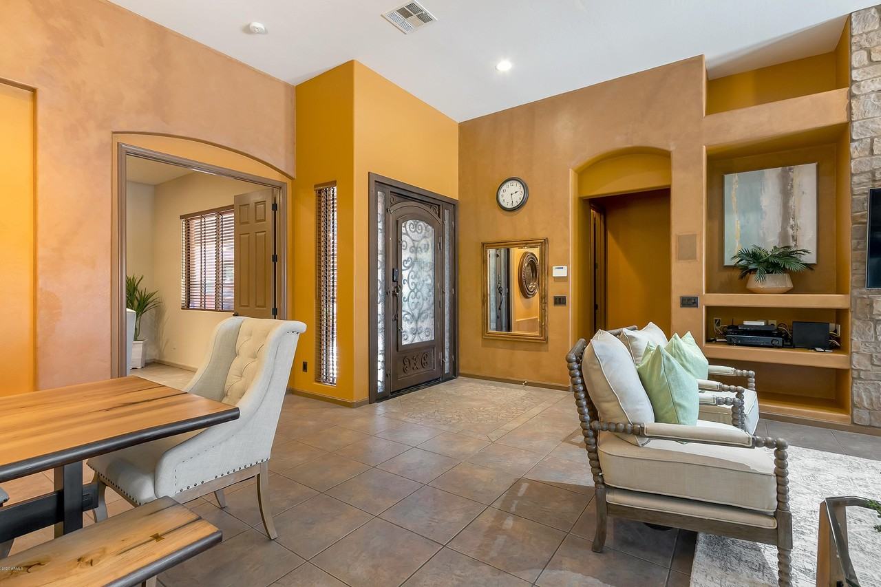 8024 E Windwood Ln - Photo 5 of 50