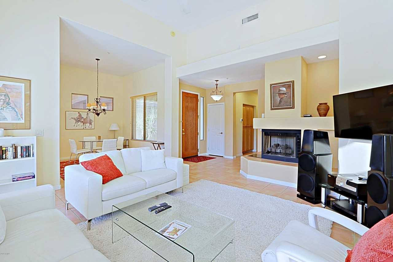 6803 East Eagle Feather Road - Photo 4 of 50