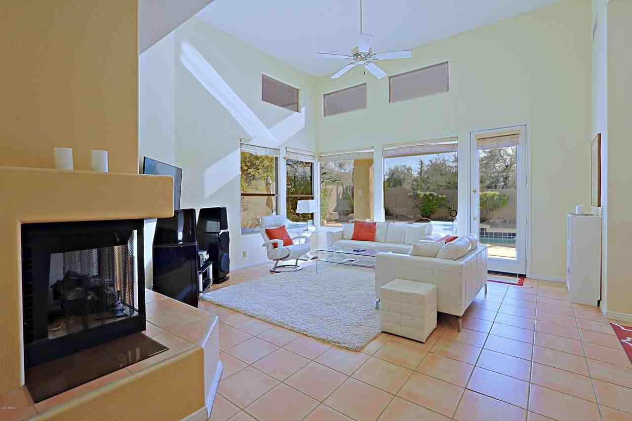 6803 East Eagle Feather Road - Photo 5 of 50