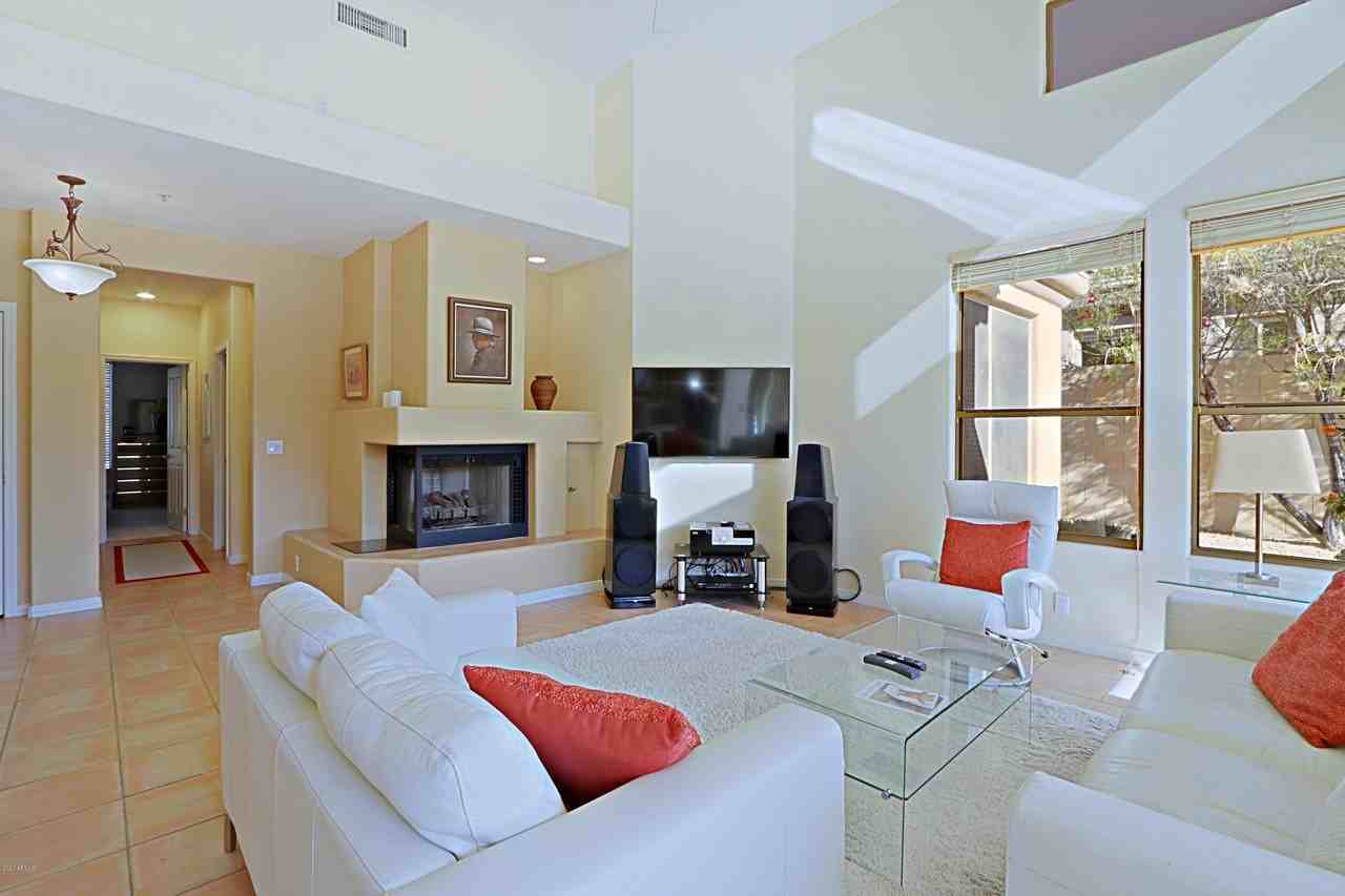 6803 East Eagle Feather Road - Photo 7 of 50