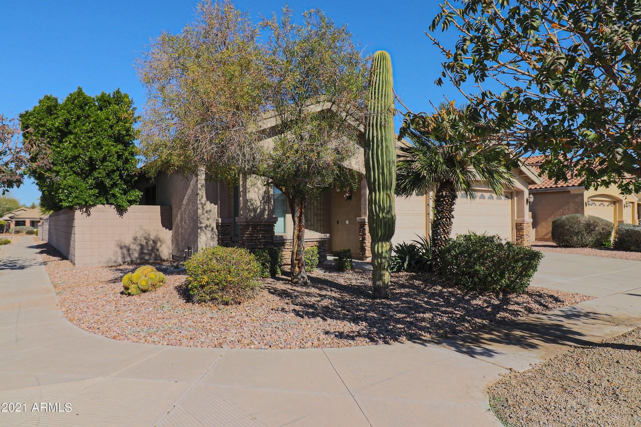 8754 W Palmaire Ave - Photo 3 of 44