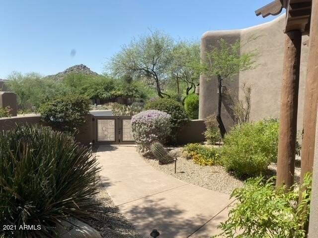 7872 Thorntree Drive - Photo 4 of 50