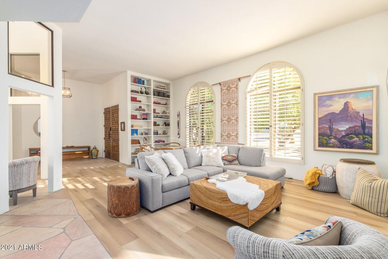 1404 1404 E BOULDER Pass - Photo 2 of 29