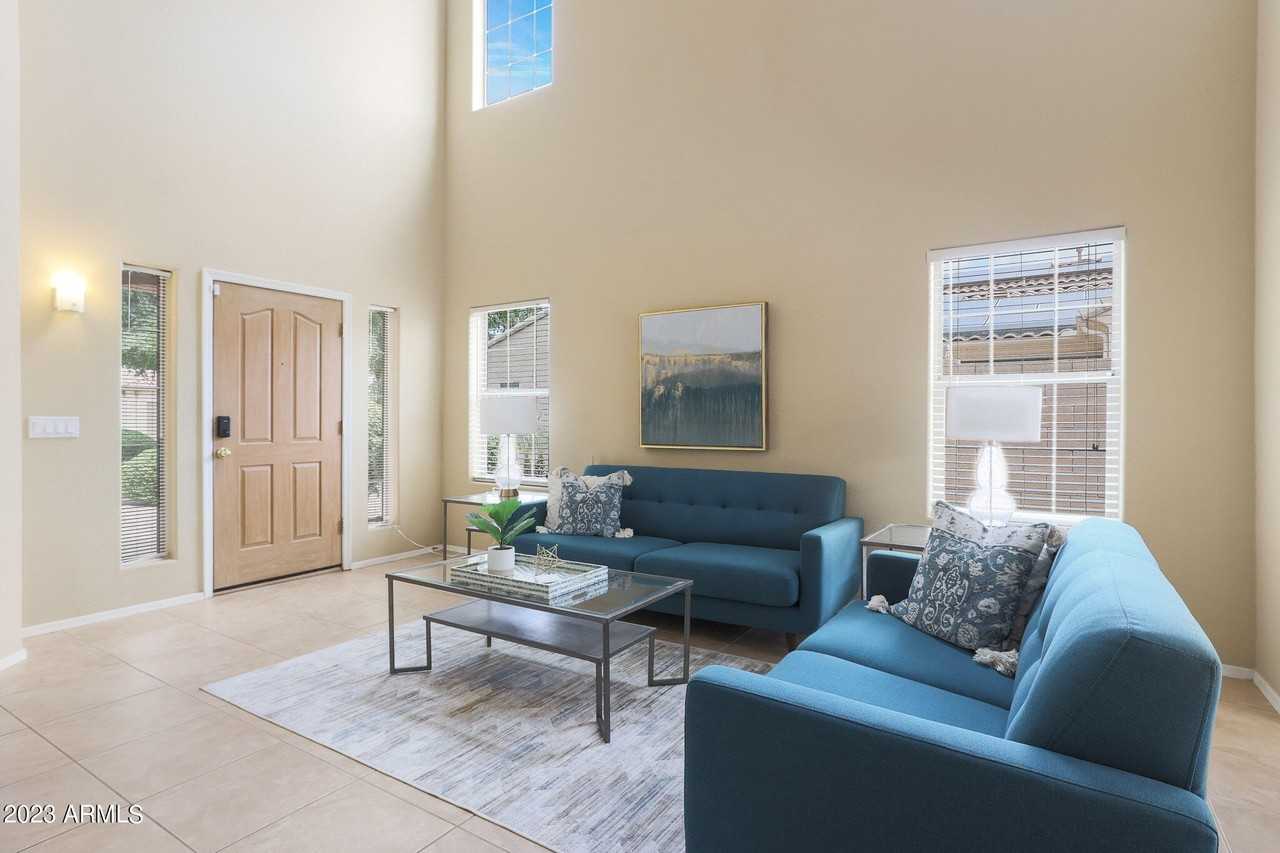 15941 West Mauna Loa Lane - Photo 4 of 32