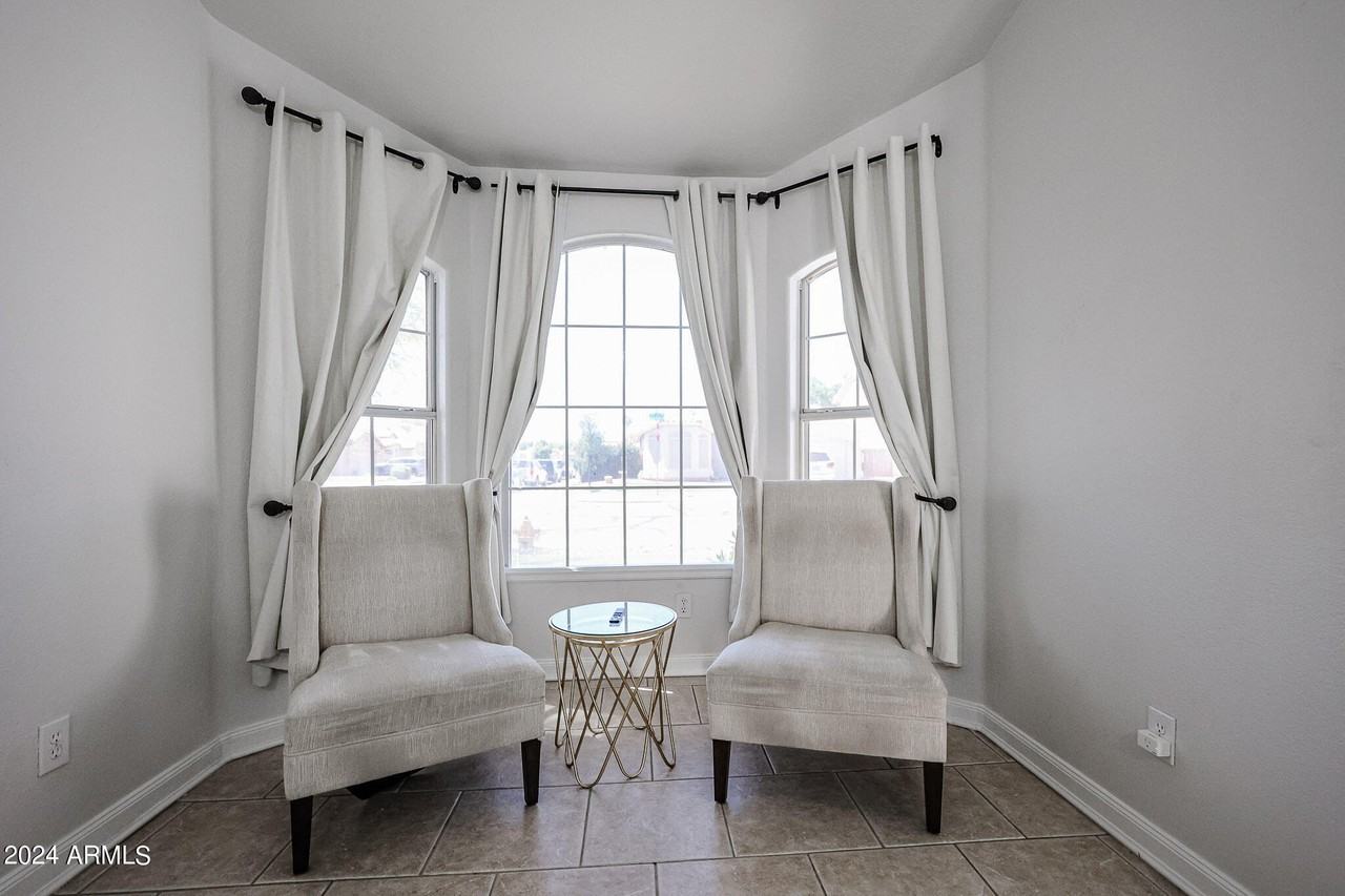 12722 West Monte Vista Road - Photo 7 of 43