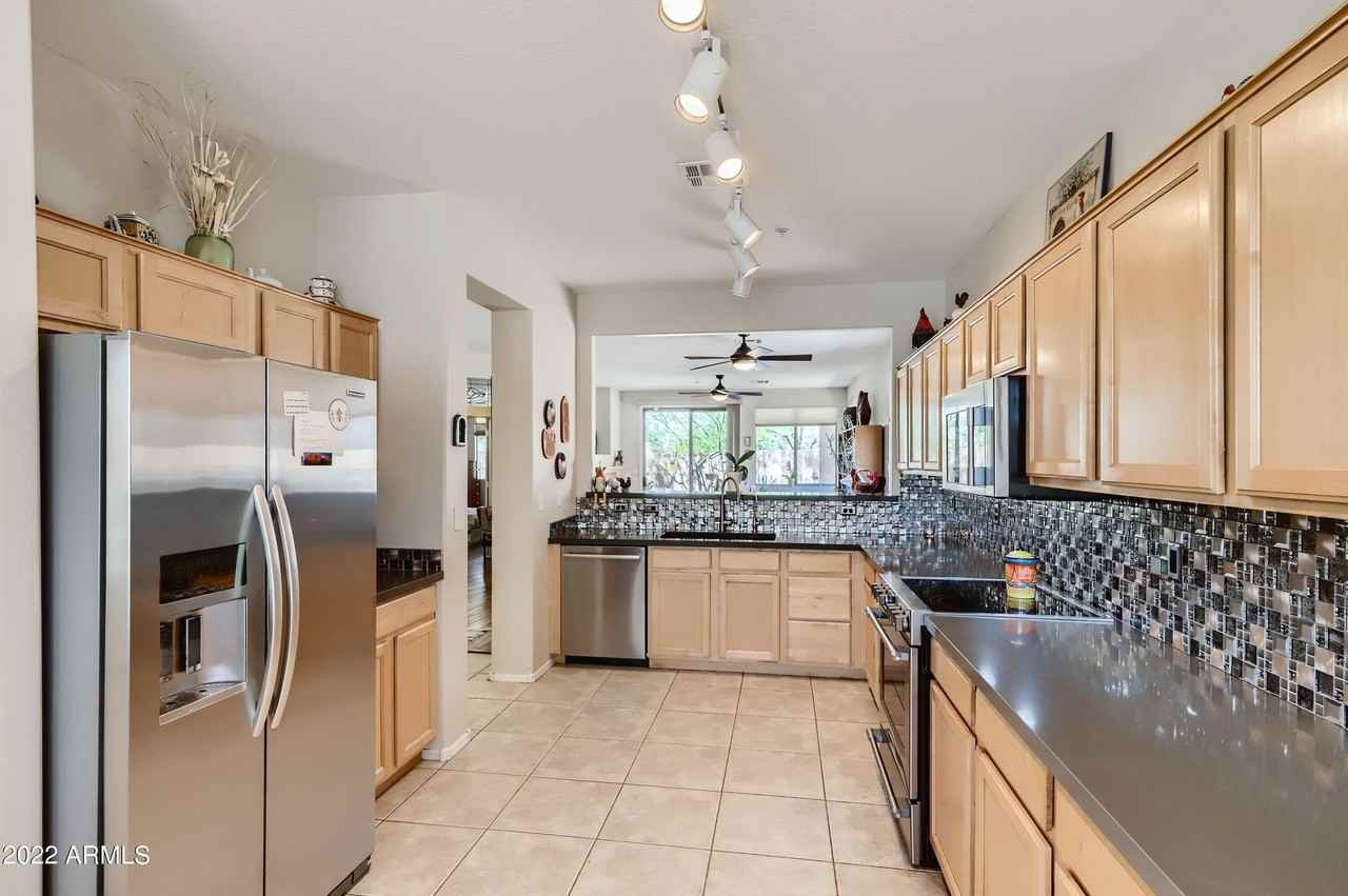 24616 N 72nd Pl - Photo 6 of 28