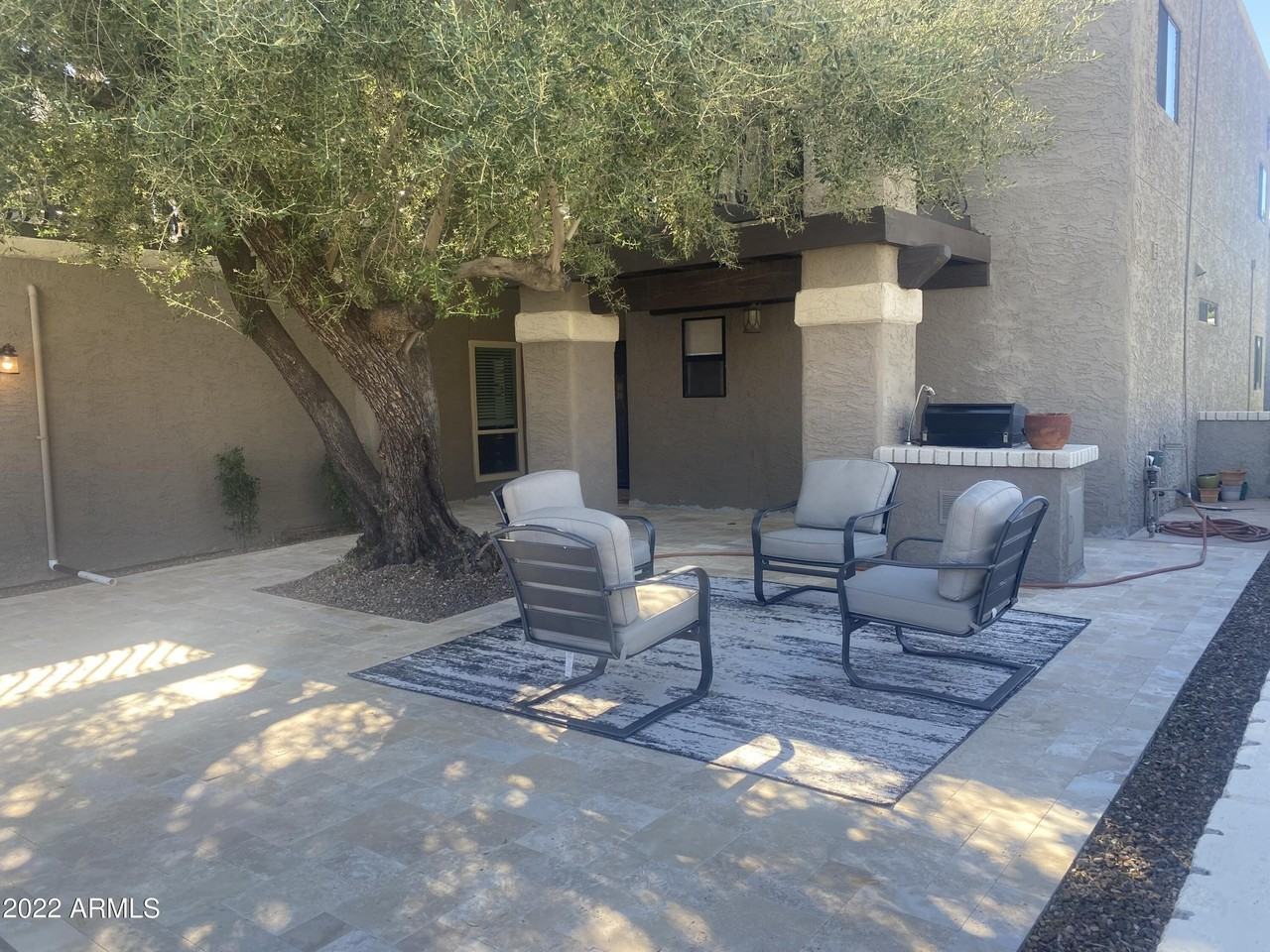 7702 Pleasant Run - Photo 2 of 33