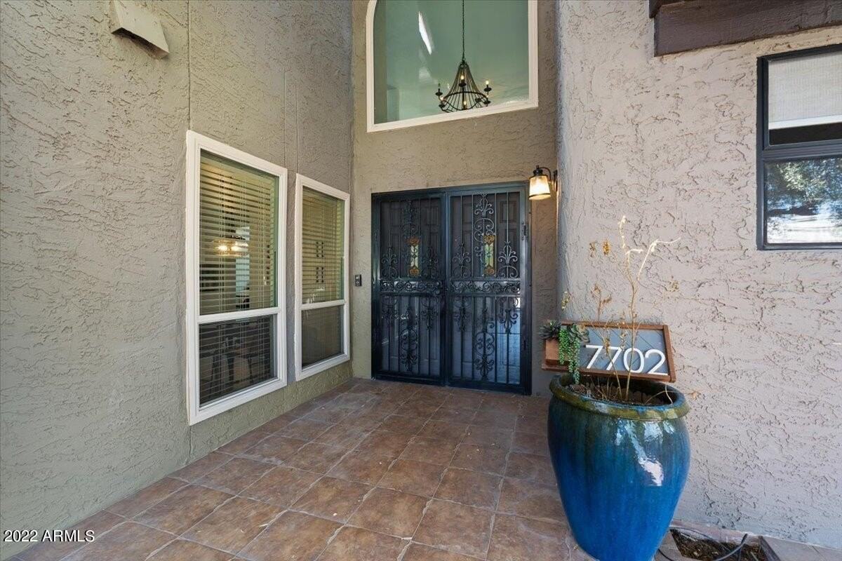 7702 Pleasant Run - Photo 3 of 33