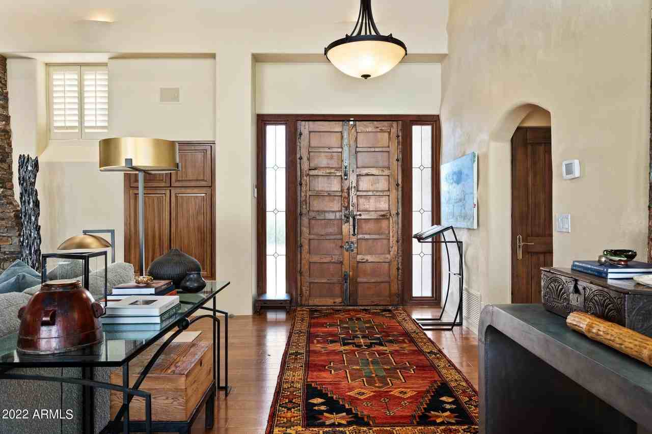 9492 Sundance Trail - Photo 2 of 33