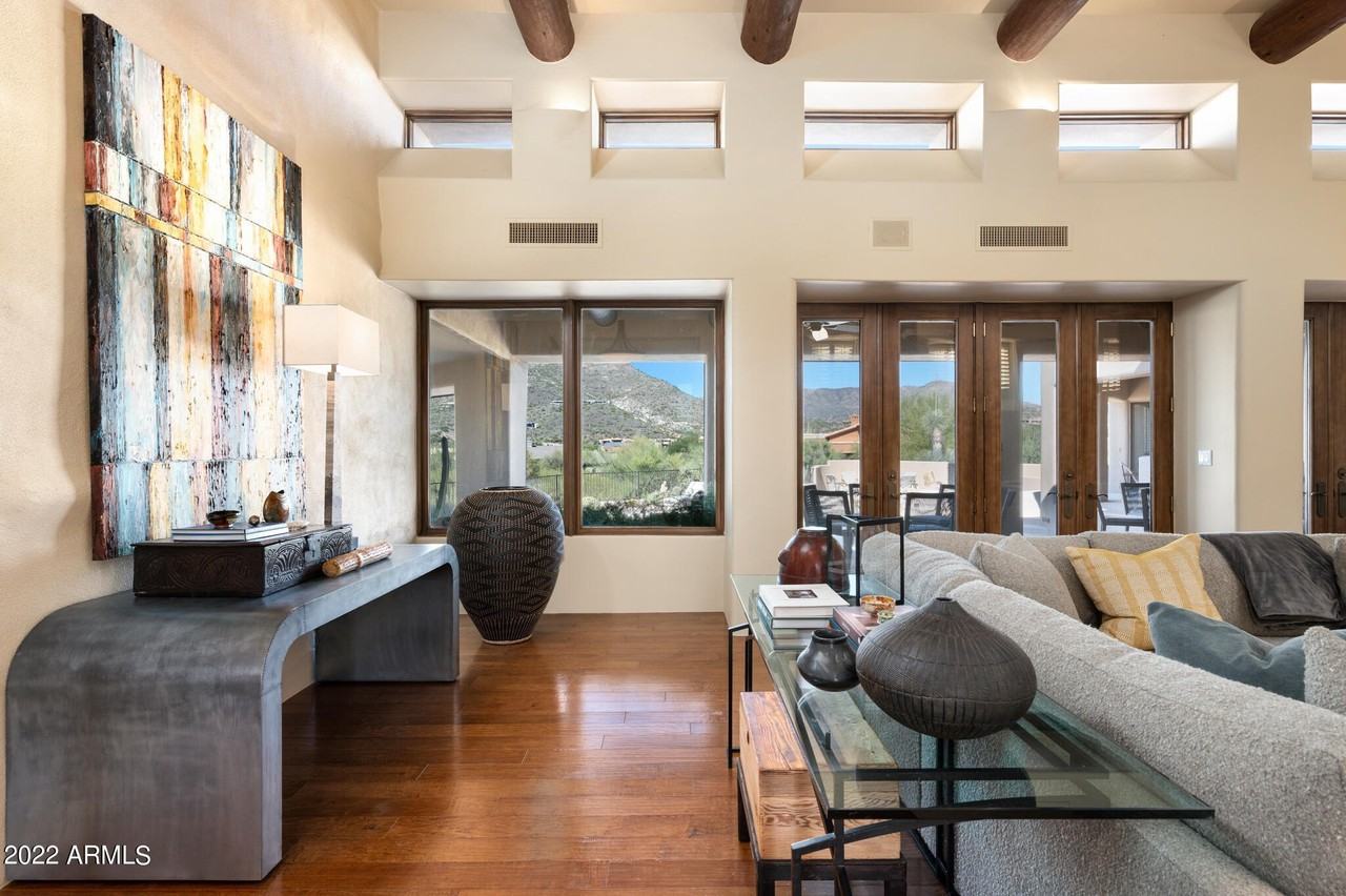 9492 Sundance Trail - Photo 3 of 33