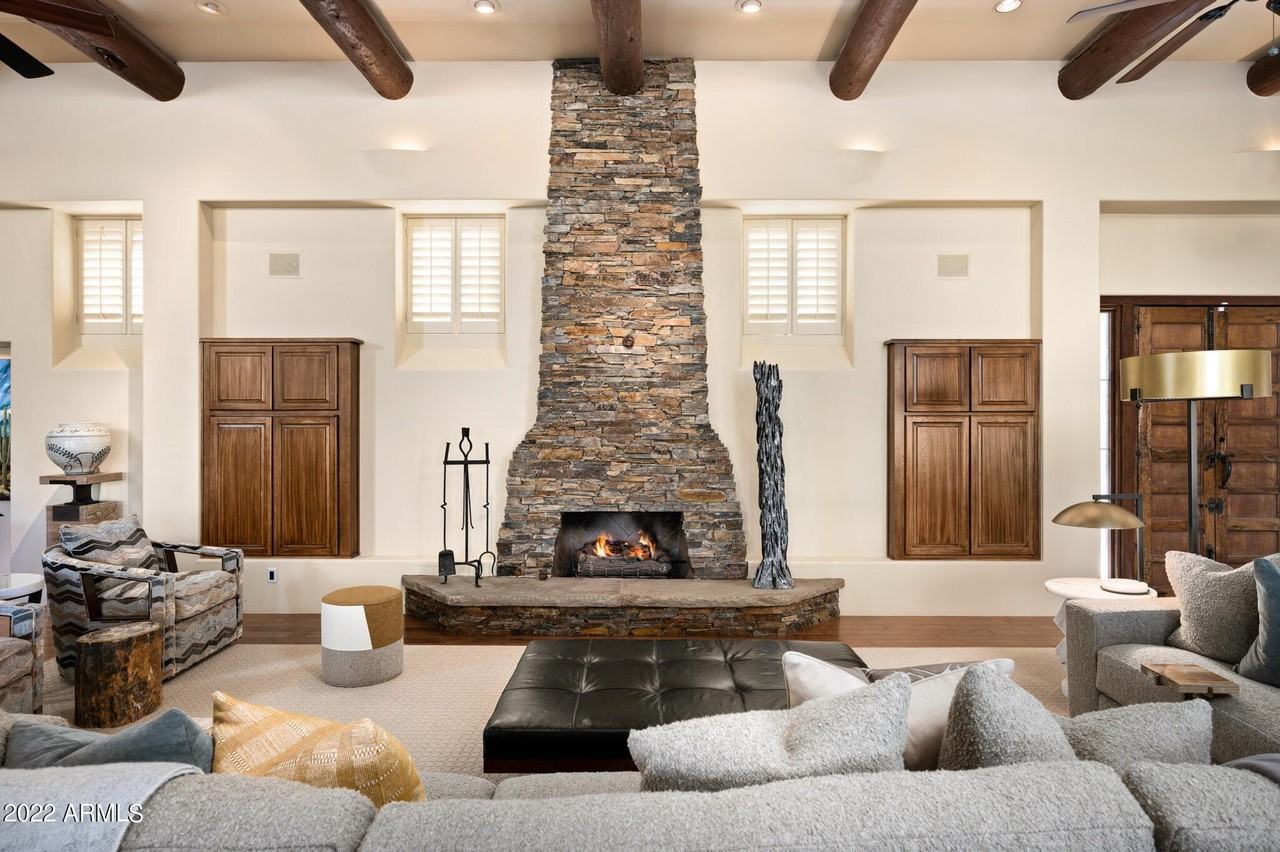 9492 Sundance Trail - Photo 6 of 33