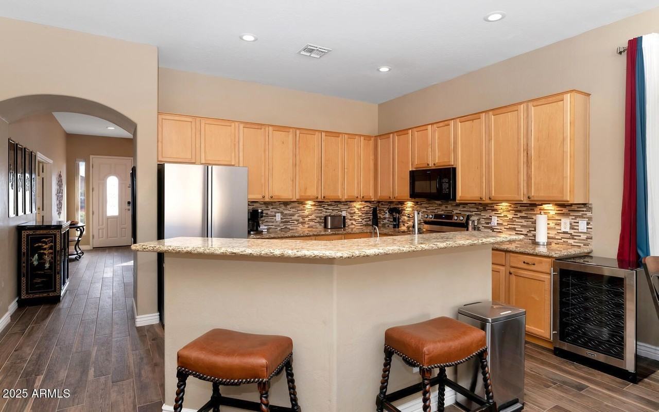 540 North Scott Drive - Photo 7 of 33