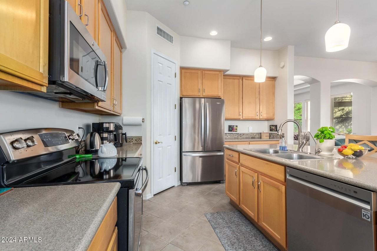 7295 Sunset Sky Circle - Photo 7 of 20