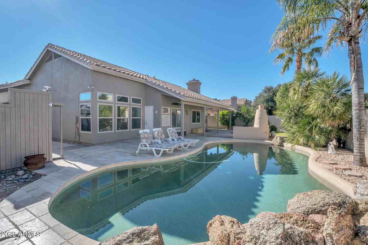 2072 West Harrison Street