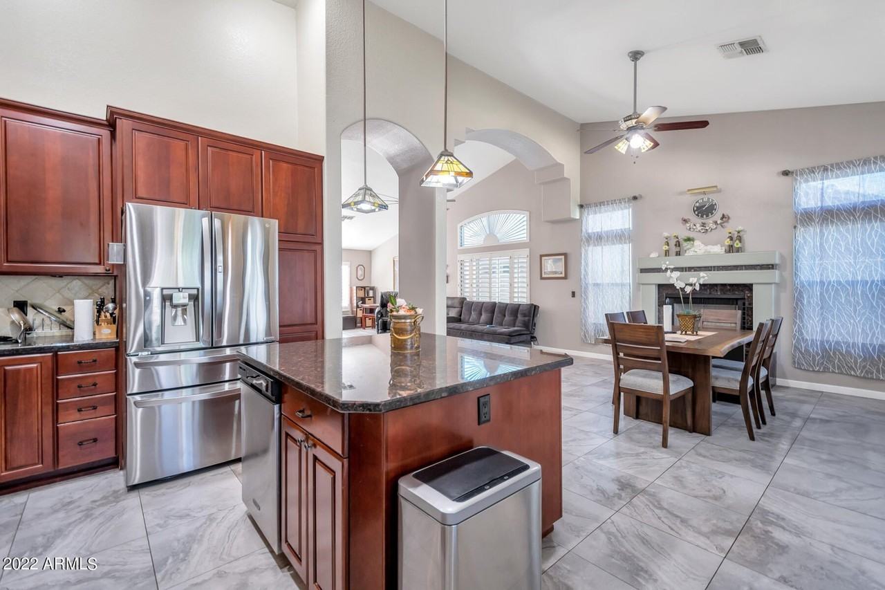 2072 West Harrison Street - Photo 2 of 19