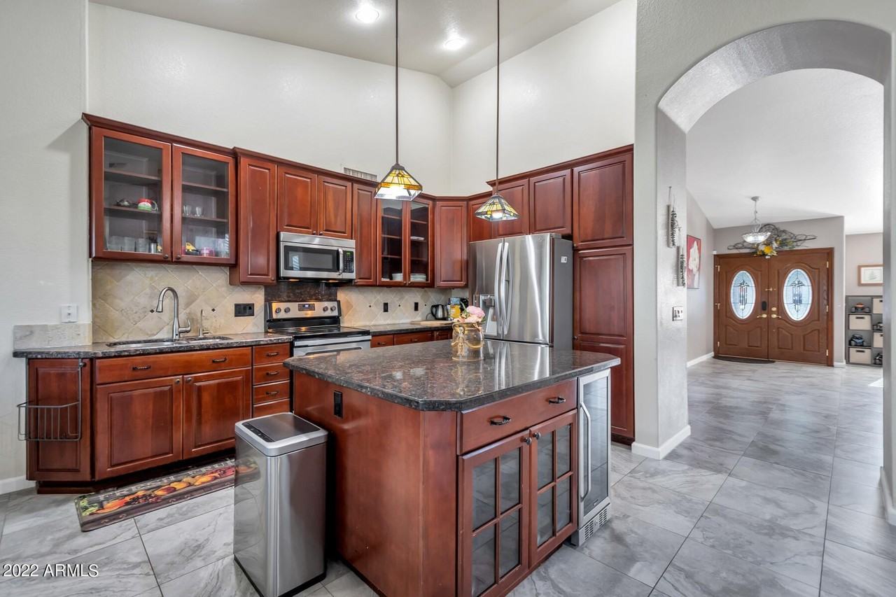 2072 West Harrison Street - Photo 3 of 19