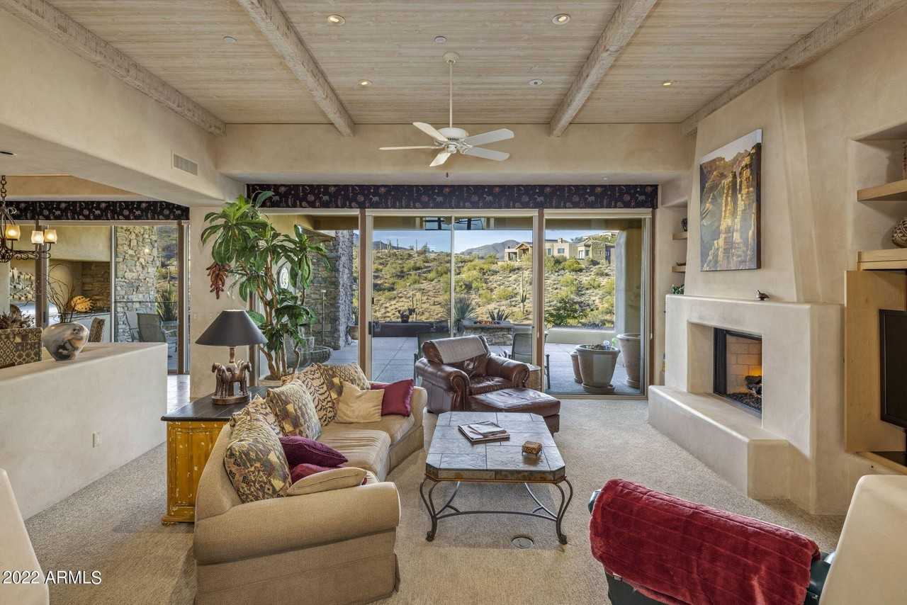 9792 Forgotten Hills Drive - Photo 3 of 17