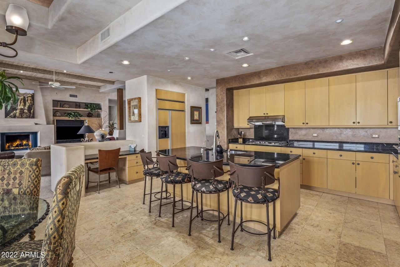 9792 Forgotten Hills Drive - Photo 5 of 17