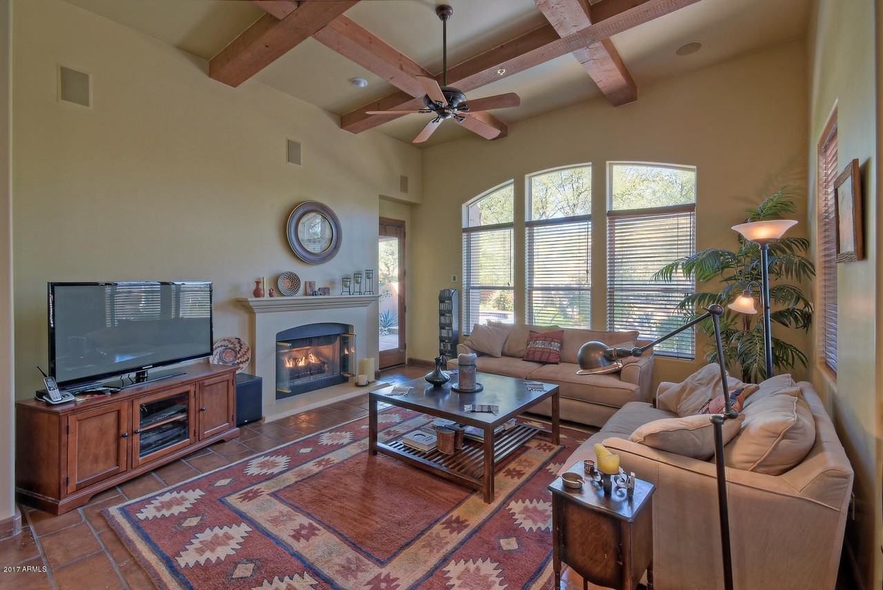 8890 Flathorn Drive - Photo 6 of 25