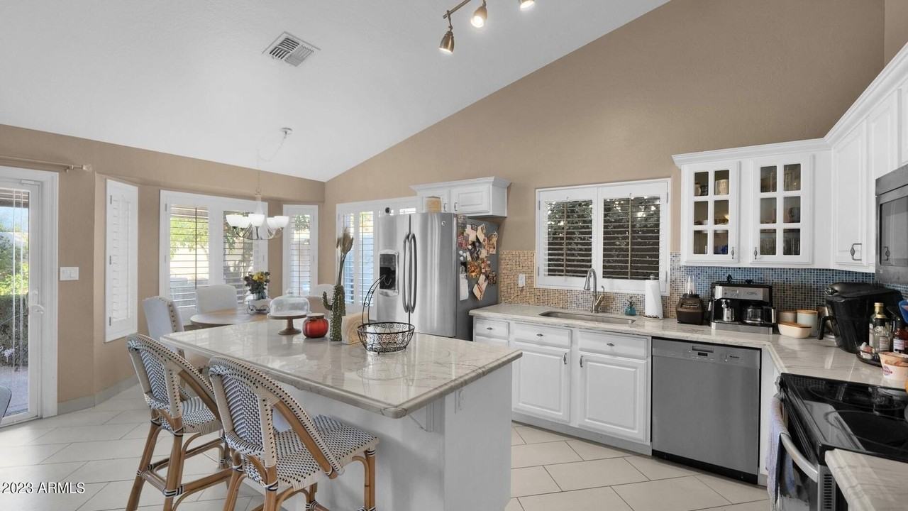 18240 North 45th Street - Photo 5 of 24