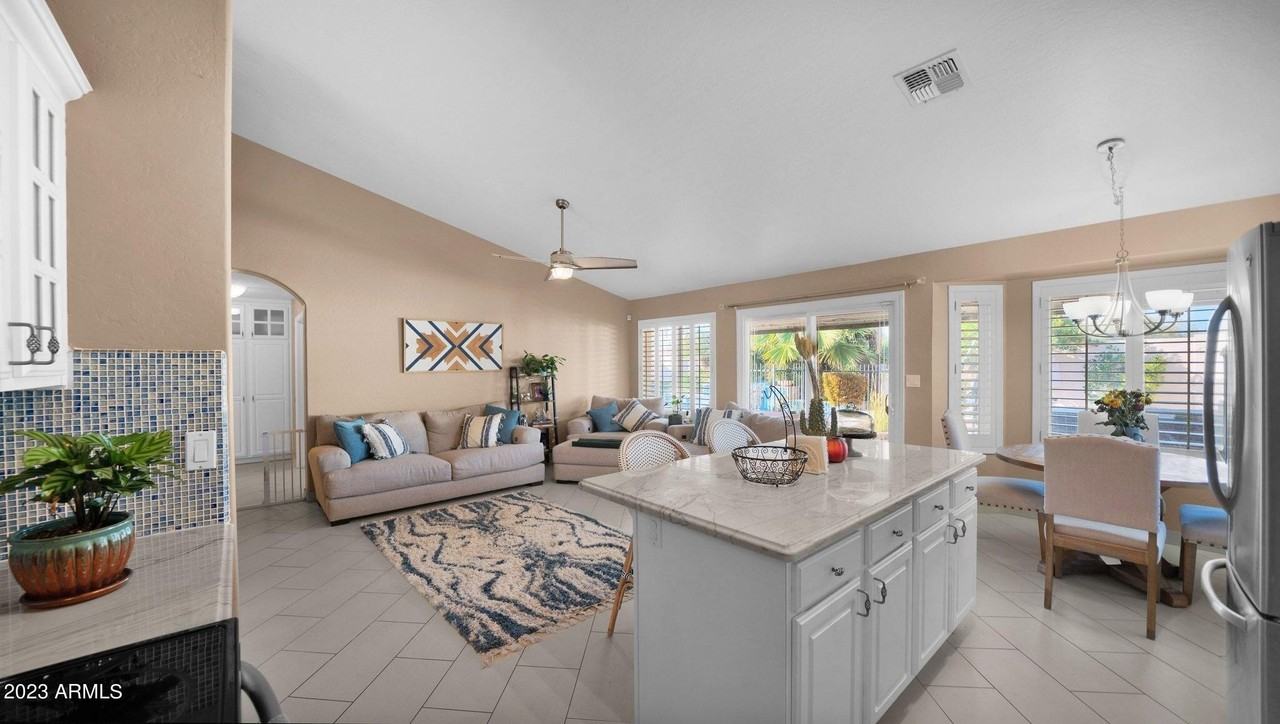 18240 North 45th Street - Photo 7 of 24