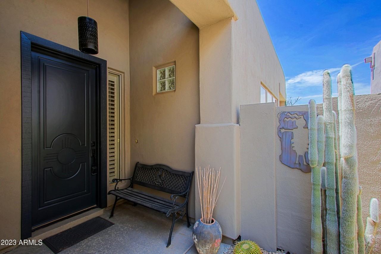 9616 East Chuckwagon Lane - Photo 4 of 49