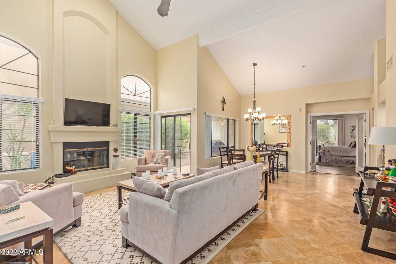 8117 East Cortez Drive - Photo 4 of 31