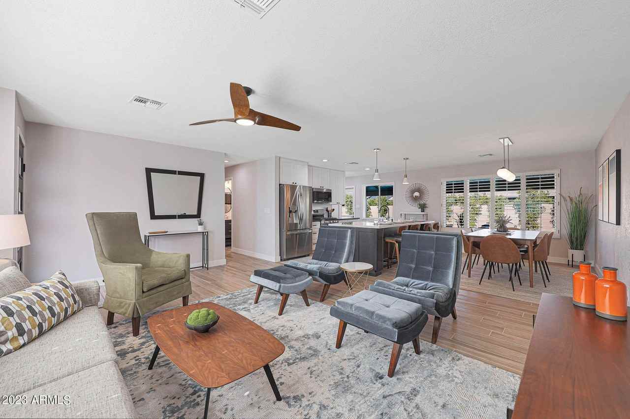 8426 Plaza Avenue - Photo 5 of 42