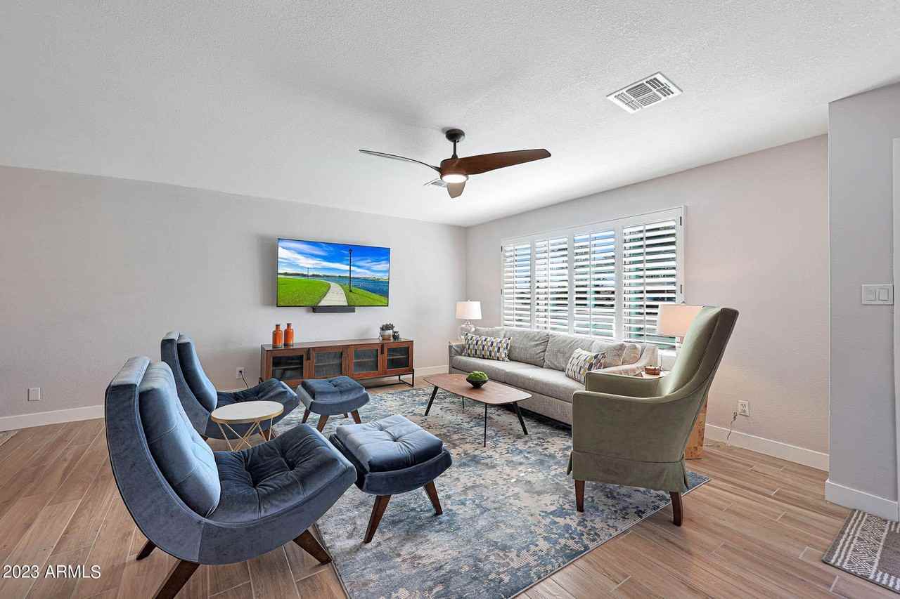 8426 Plaza Avenue - Photo 6 of 42