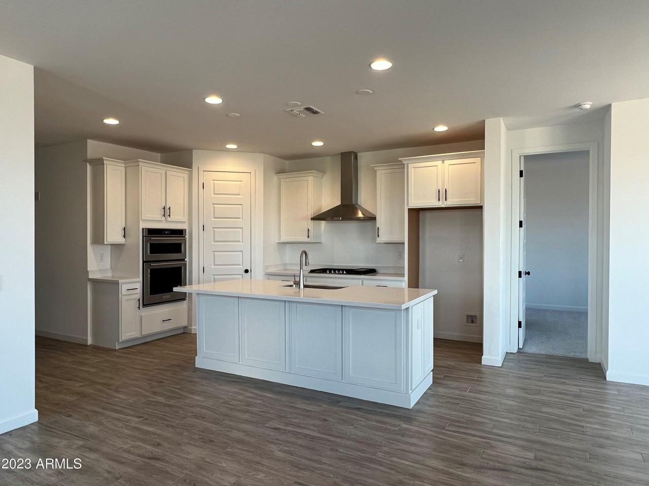 9844 East Satellite Drive - Photo 2 of 29