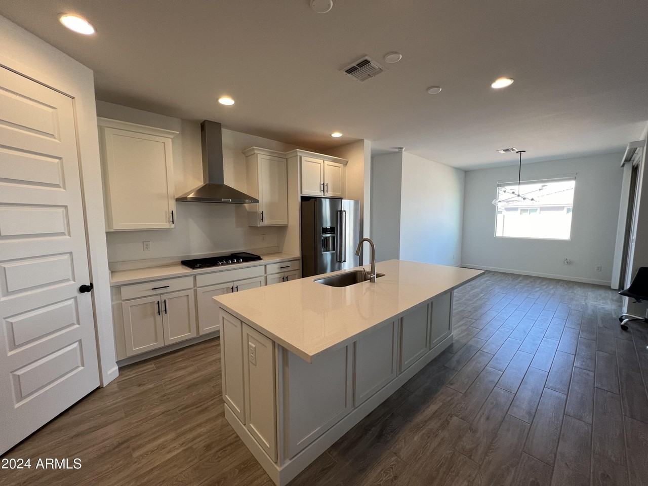 9844 East Satellite Drive - Photo 3 of 29