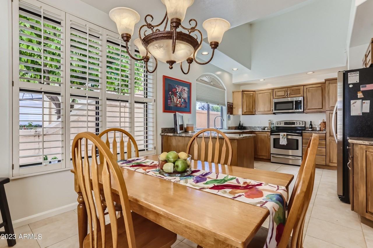 10058 East Cinnabar Avenue - Photo 4 of 11