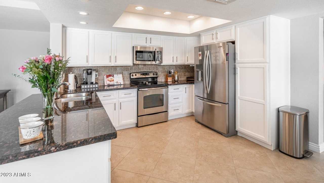 15411 North 61st Street - Photo 5 of 50