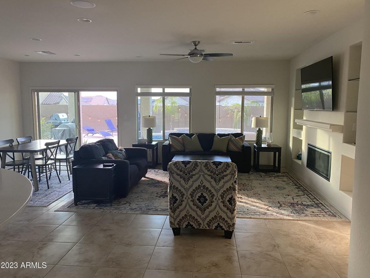 3492 N Astoria Dr - Photo 3 of 23