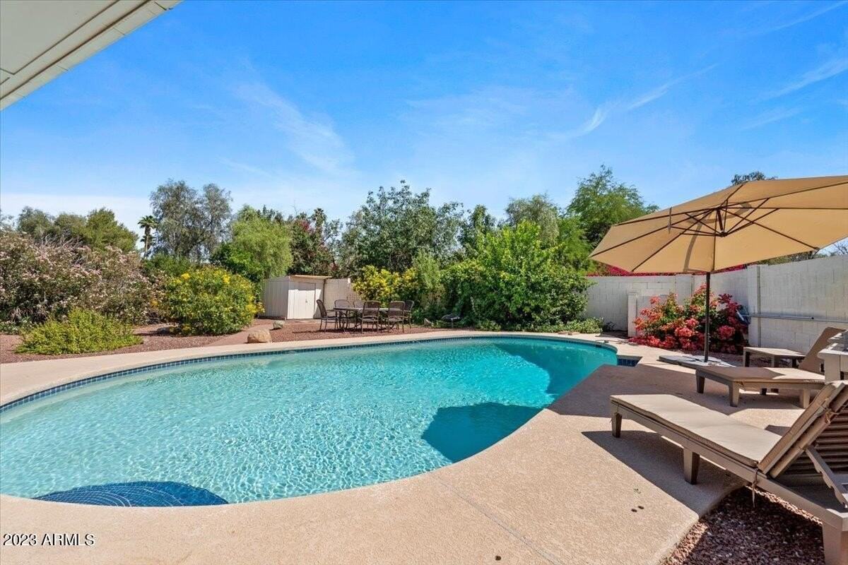 8713 East Orange Blossom Lane - Photo 3 of 34