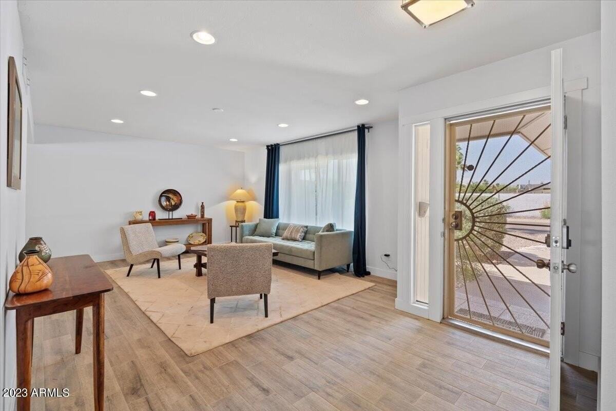 8713 East Orange Blossom Lane - Photo 6 of 34