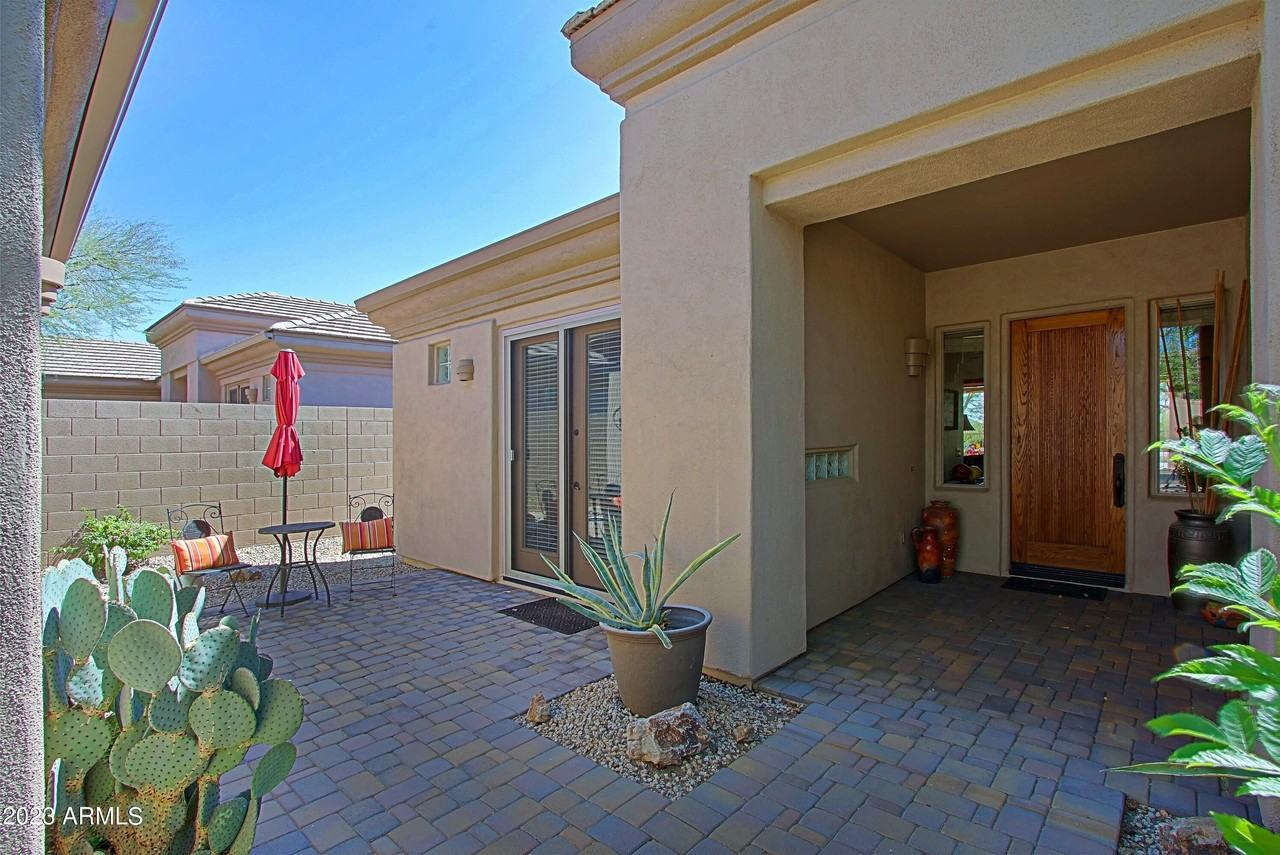 7149 Night Glow Circle - Photo 3 of 50