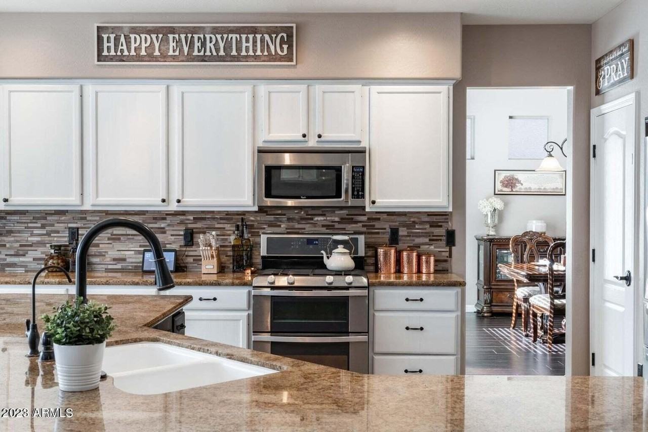 4621 Kirkland Road - Photo 6 of 32