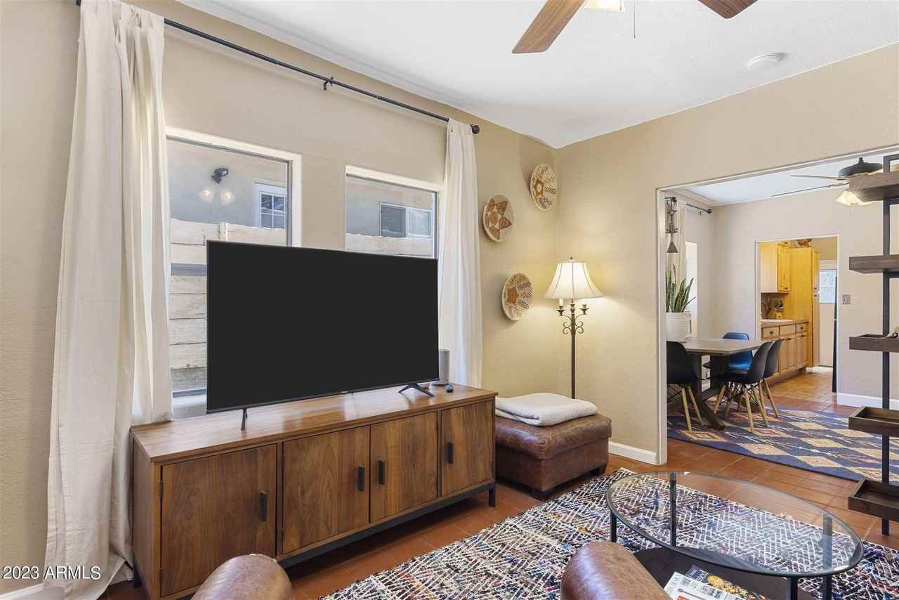 188 Adonis Avenue - Photo 4 of 31