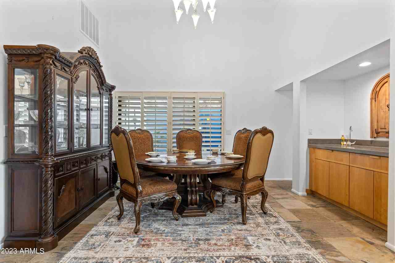 5418 North 25th Street - Photo 4 of 18