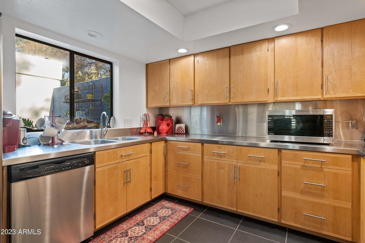 5418 North 25th Street - Photo 6 of 18