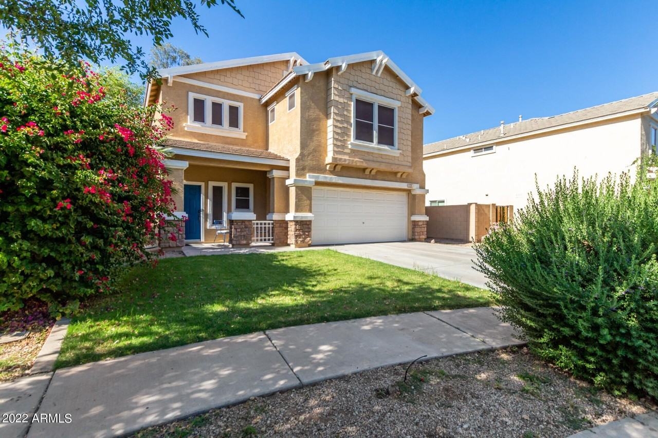 4324 Windsor Court - Photo 3 of 47