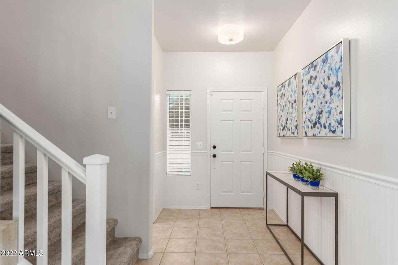 4324 Windsor Court - Photo 5 of 47