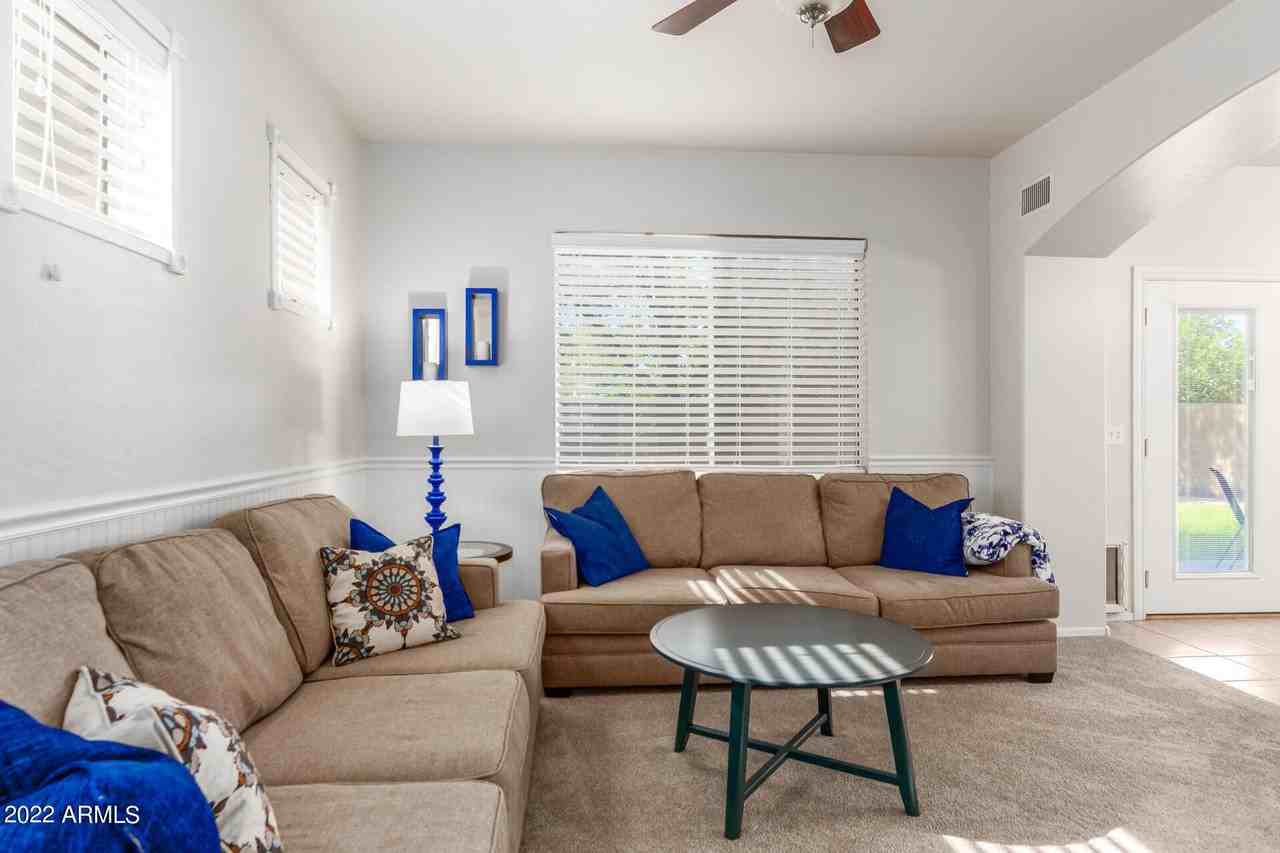 4324 Windsor Court - Photo 6 of 47