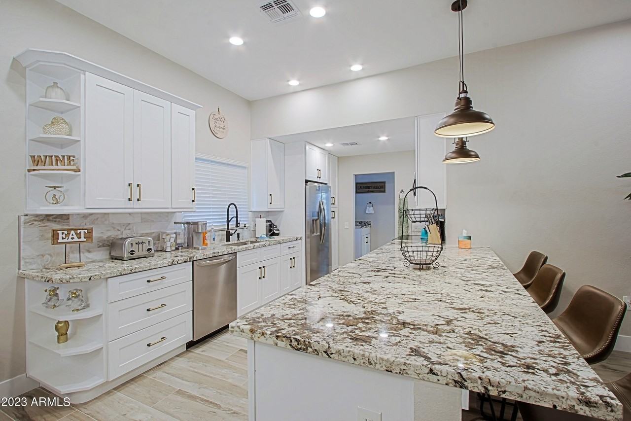 10901 West Sequoia Drive - Photo 3 of 50