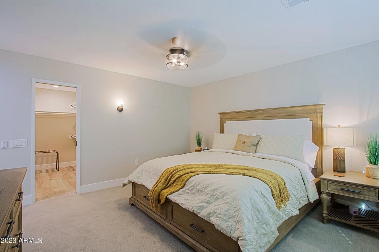 10901 West Sequoia Drive - Photo 5 of 50