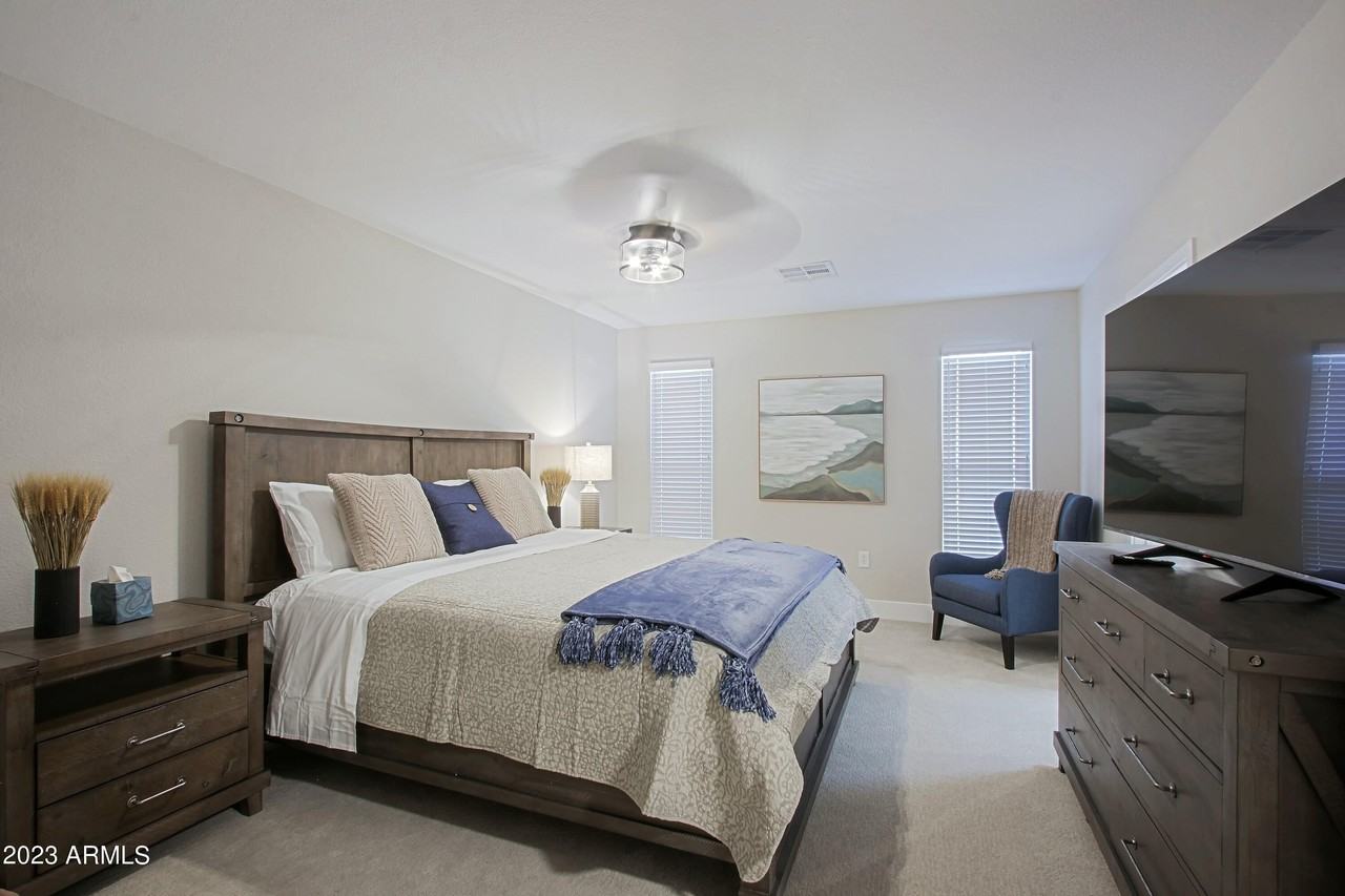 10901 West Sequoia Drive - Photo 6 of 50